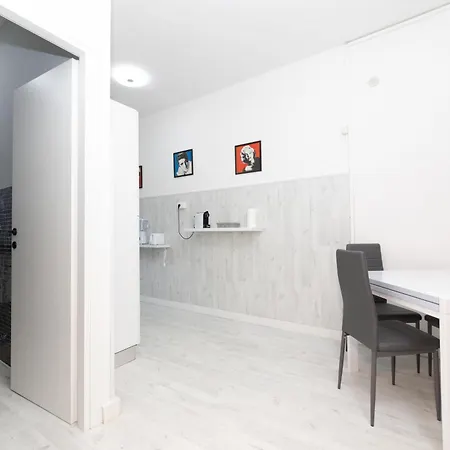 Cinecitta' House Rom