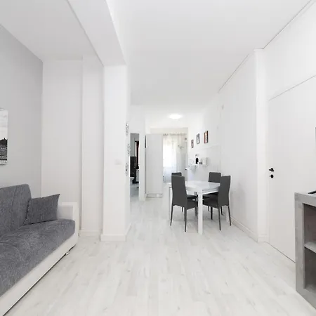 Cinecitta' House * Rom